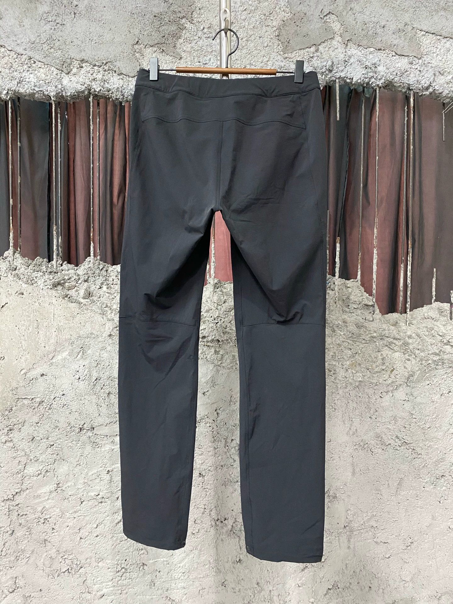 Arc'teryx Arcteryx new pants size 28 Size US 28 / EU 44 - 2 Thumbnail