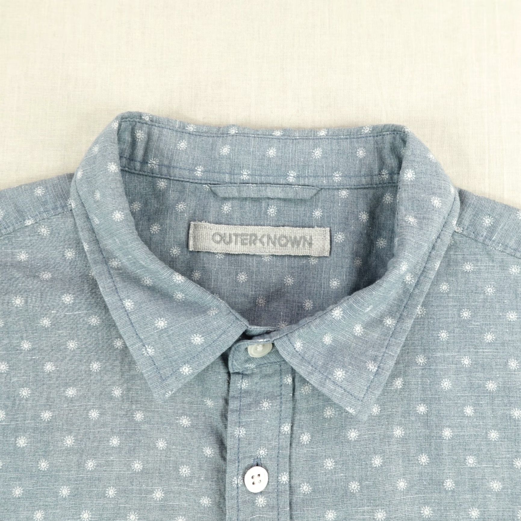 Outerknown Outerknown Shirt Mens Medium Blue Floral Reverse Print Organic Cotton Hemp Short Sleeve Button-Up Casual Size US M / EU 48-50 / 2 - 2 Thumbnail