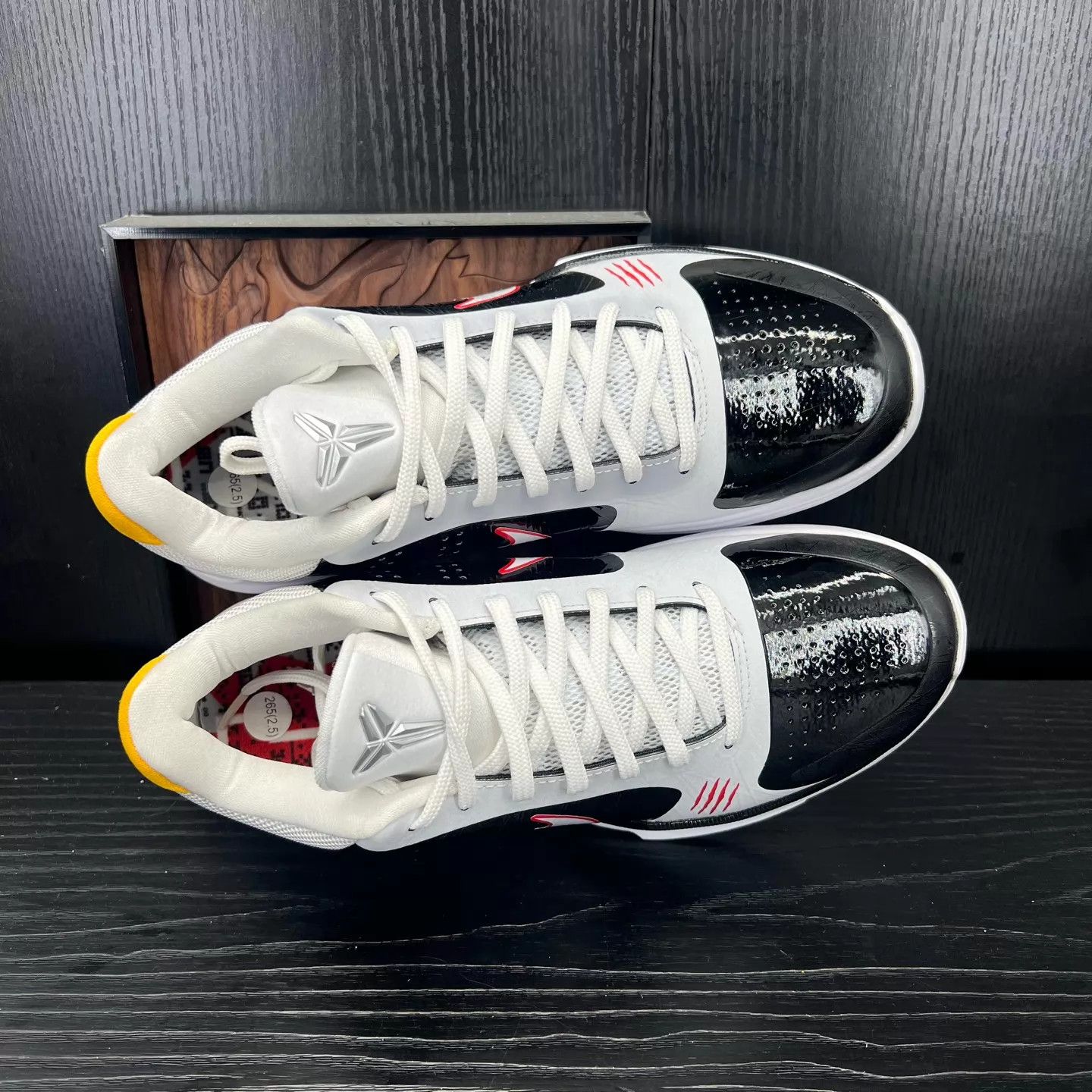 Nike Air Jordan 5 Bruce Lee White Dragon Size 42 Size US 9 / EU 42 - 7 Thumbnail
