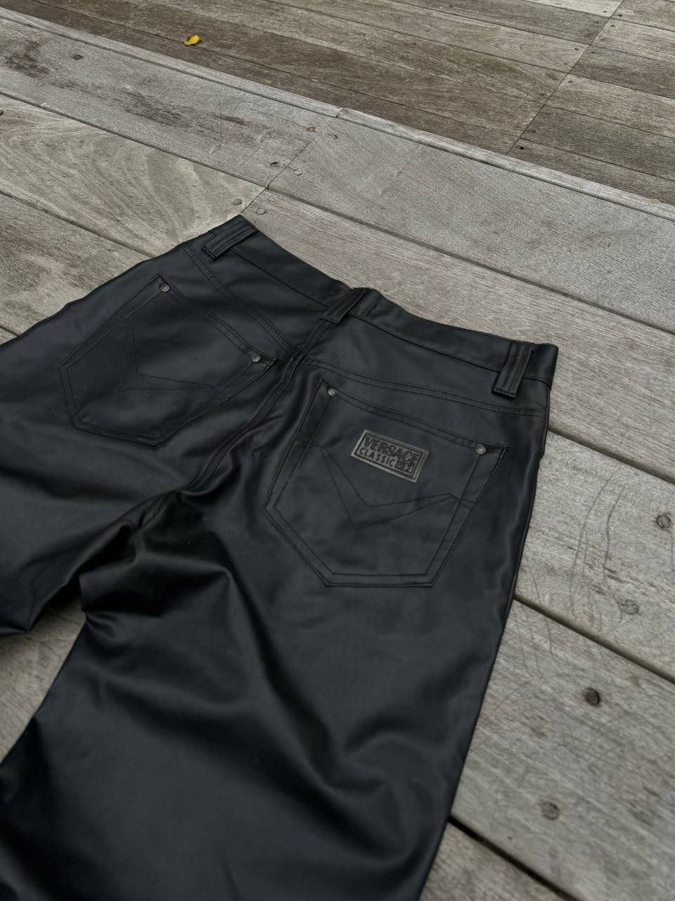 Versace Versace V2 Classic Leather Rare Wide leg Trousers Vintage Size US 32 / EU 48 - 4 Thumbnail