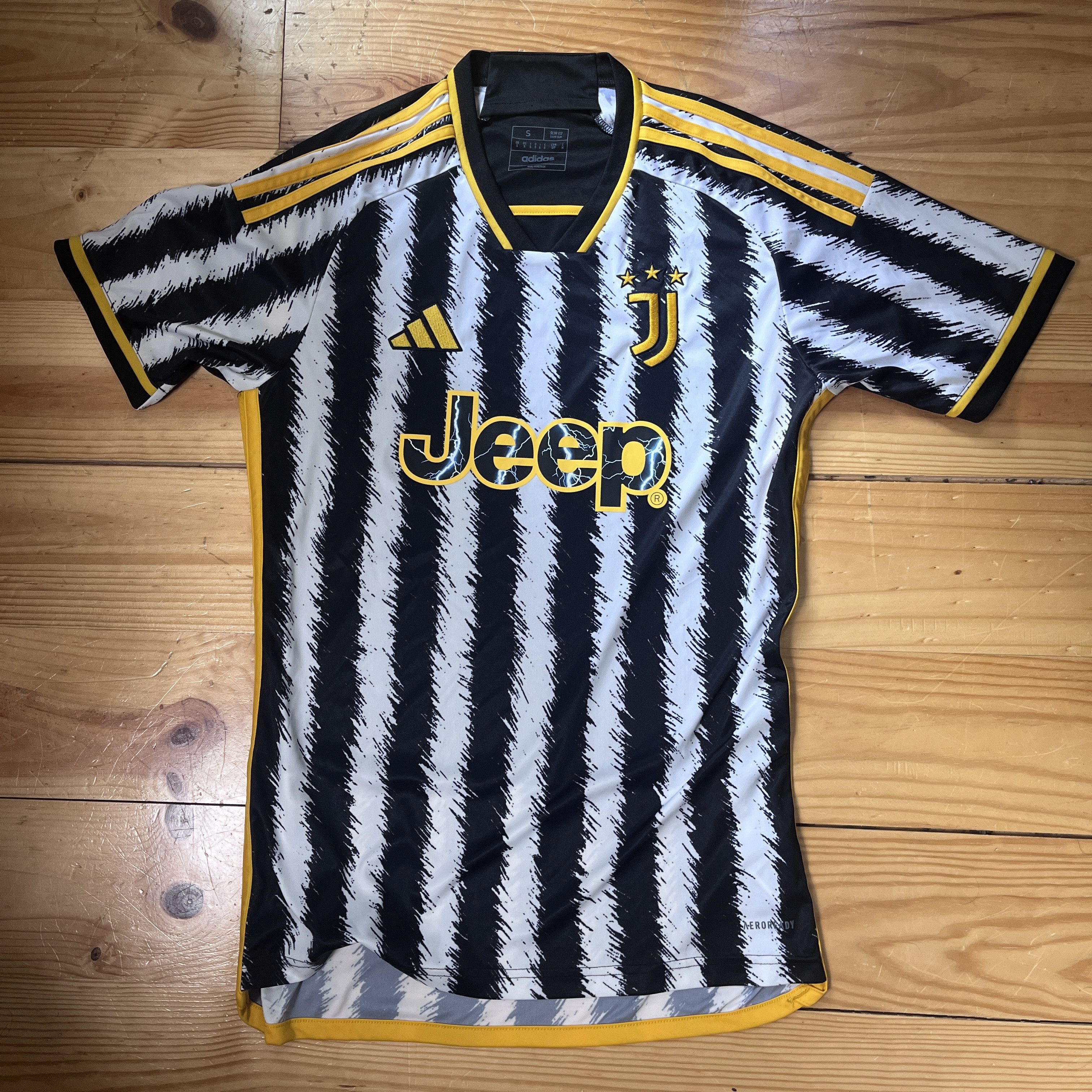 Adidas Adidas Juventus Zebra Jersey 23 24 S Size US S / EU 44-46 / 1 - 1 Thumbnail