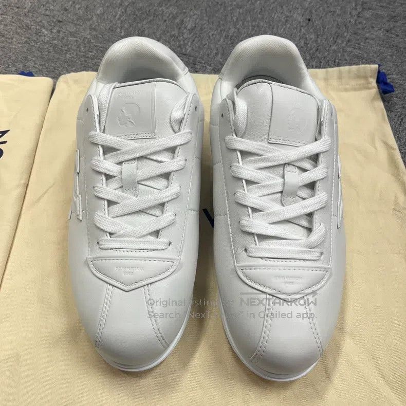 Louis Vuitton Louis Vuitton 25 latest white pattern embossed round toe l Size US 10.5 / EU 43-44 - 2 Thumbnail