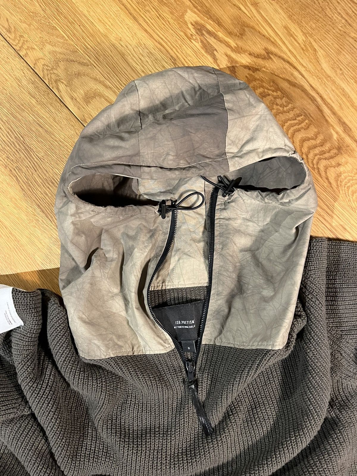 Gall × Tobias Birk Nielsen Isopoetism KN4 Karoli knitted hood Size US S / EU 44-46 / 1 - 3 Thumbnail