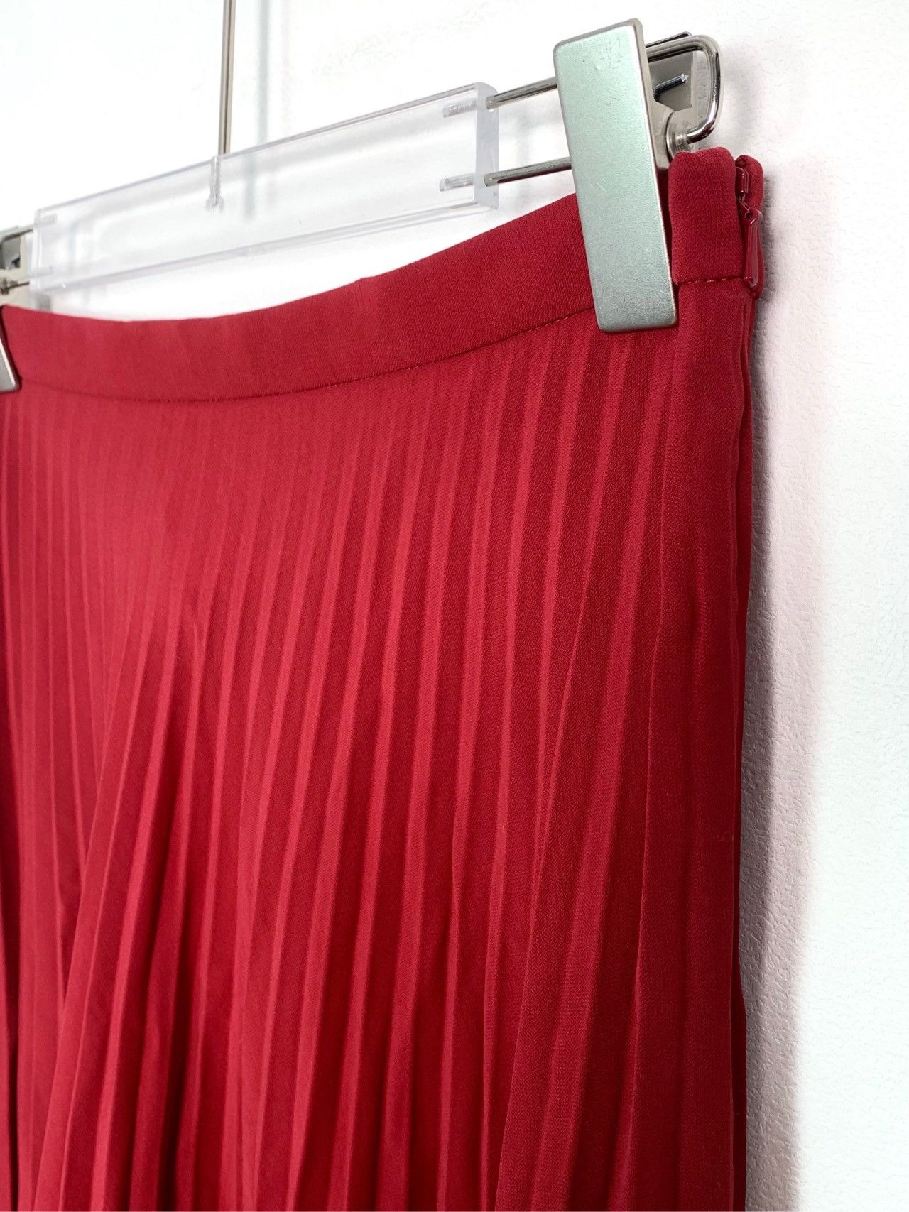 Max Mara Maxmara pleated MIDI dress in red, size 38 Size 26" / US 2 / IT 38 - 5 Thumbnail