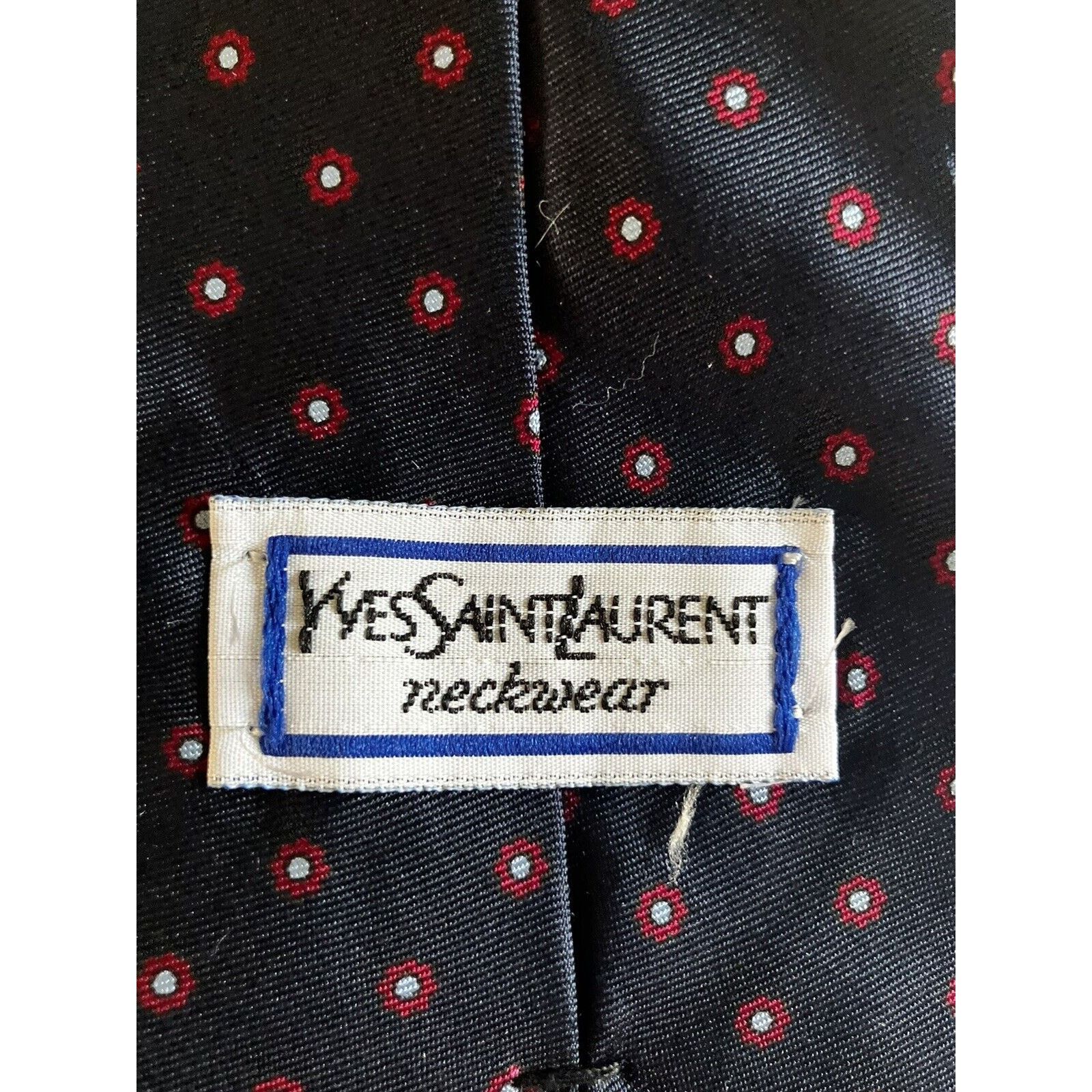 Yves Saint Laurent Yves Saint Laurent YSL Tie red daisy pattern 100% Silk Size ONE SIZE - 2 Thumbnail