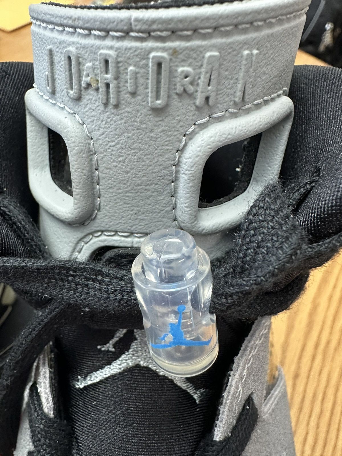 Jordan Brand × Nike Women’s Air Jordan 6 Retro Size US 7 / IT 37 - 4 Thumbnail