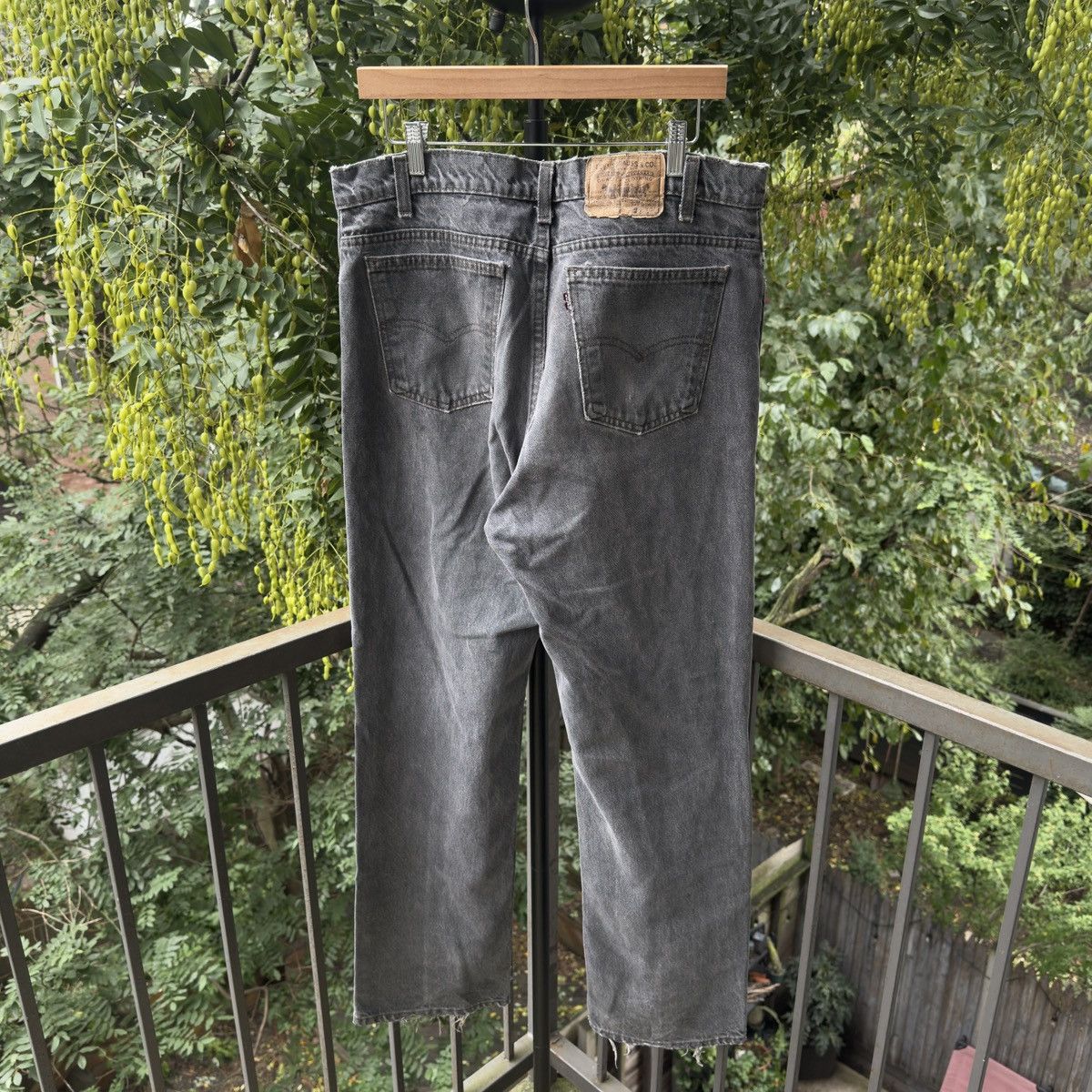 Levi's 90s Levi's 505 Black Jeans Distressed ERD Grunge Chrome Size US 36 / EU 52 - 2 Thumbnail