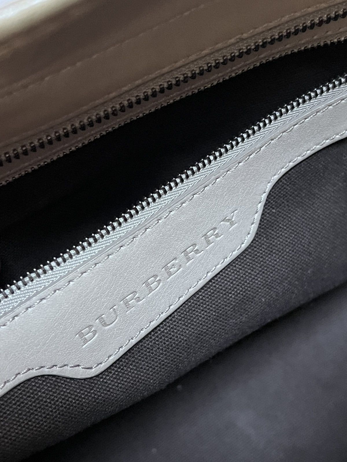 Burberry Burberry Smoke House Check Tote Bag Size ONE SIZE - 8 Thumbnail