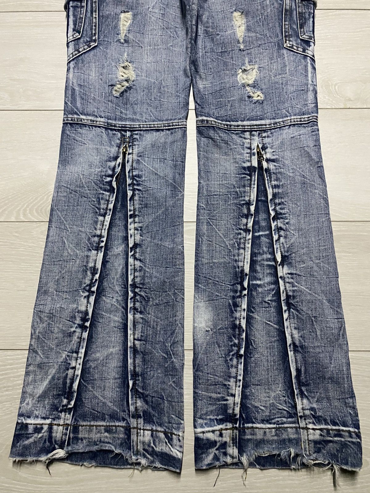 semanticdesign SemanticDesign Tactical Distressed Multipocket Flare Jeans Size US 32 / EU 48 - 6 Thumbnail