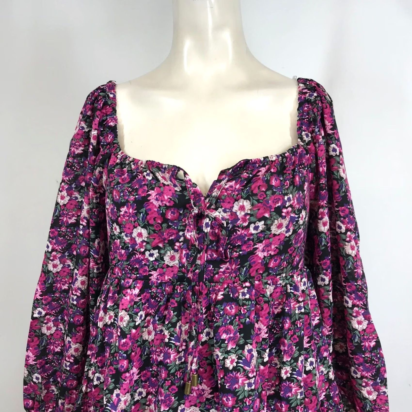 Vintage ENTRO WOMEN'S L FLORAL SHORT SLEEVE TIES AT NECK POLYESTER SHIFT DRESS Size L / US 10 / IT 46 - 2 Thumbnail