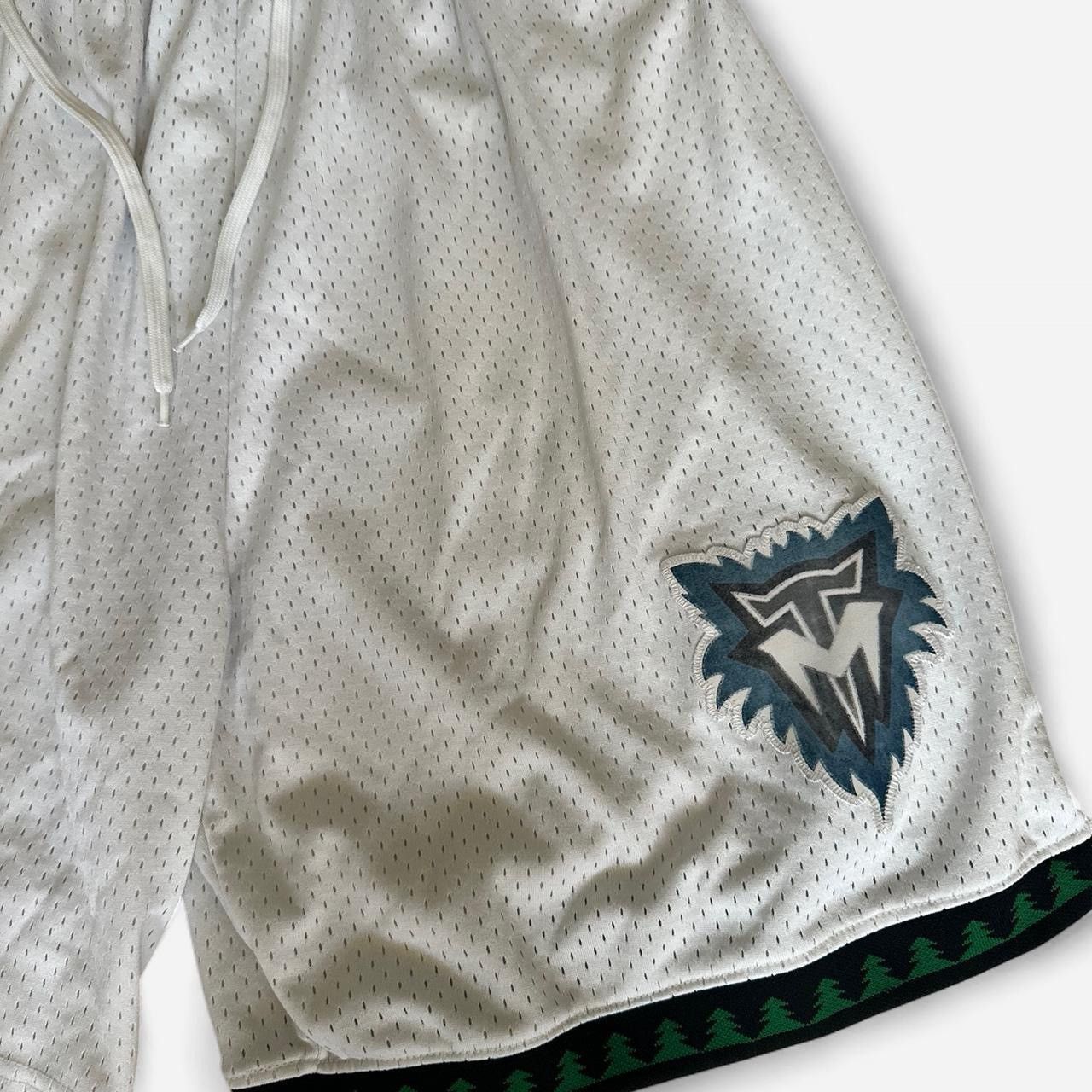 Reebok Vintage Reebok Minnesota Timberwolves team issue shorts Size US 34 / EU 50 - 2 Thumbnail