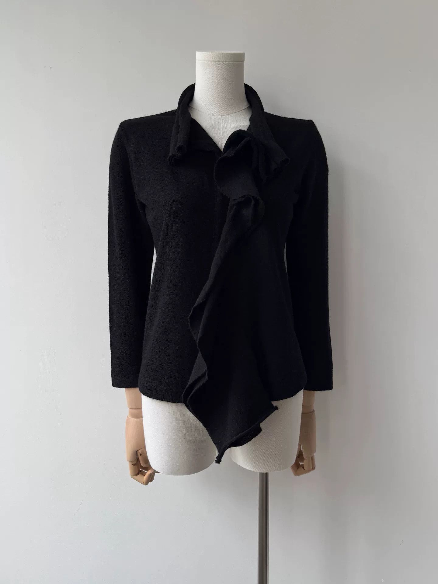 Yohji Yamamoto black wool oversized ruffled coat Size M / US 6-8 / IT 42-44 - 1 Thumbnail