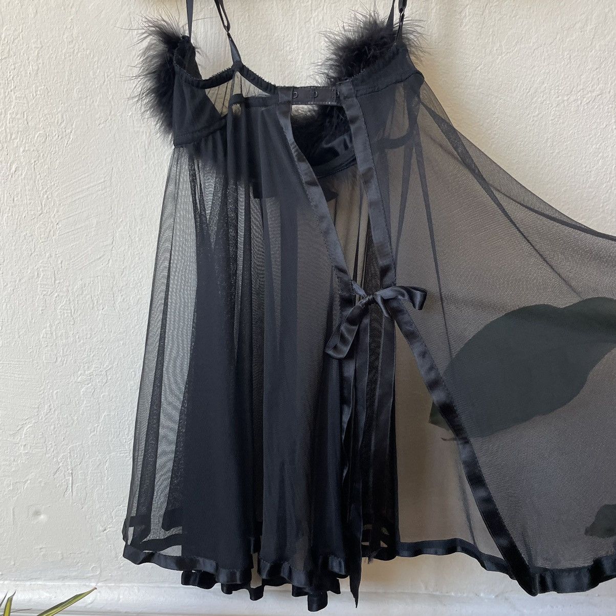 Victoria's Secret rare 90s Victoria’s Secret black marabou fur babydoll top Size ONE SIZE - 5 Thumbnail