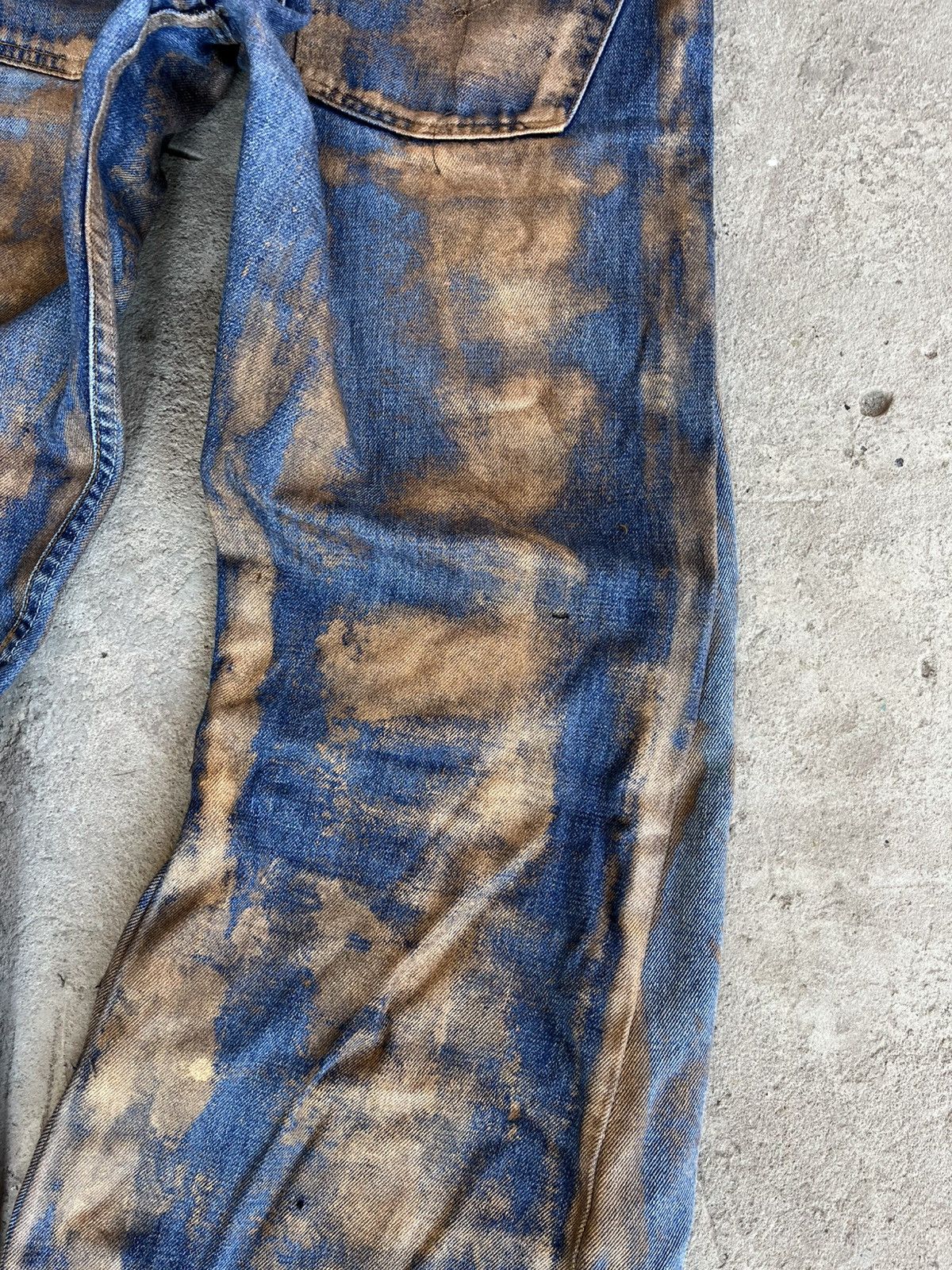 20471120 × If Six Was Nine × Le Grande Bleu (L.G.B.) Dirty Painted Distressed Thrashed Faded Baggy Jeans Y2K Size US 33 - 13 Thumbnail