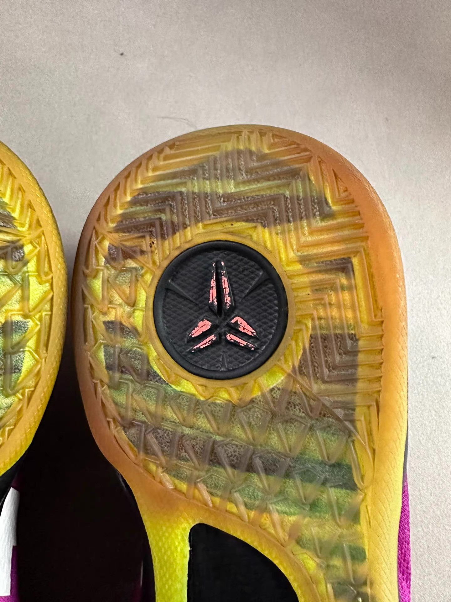 Nike Nike Kobe 8 Assassin Worn only a few times Ｑ20 Size US 9 / EU 42 - 3 Thumbnail