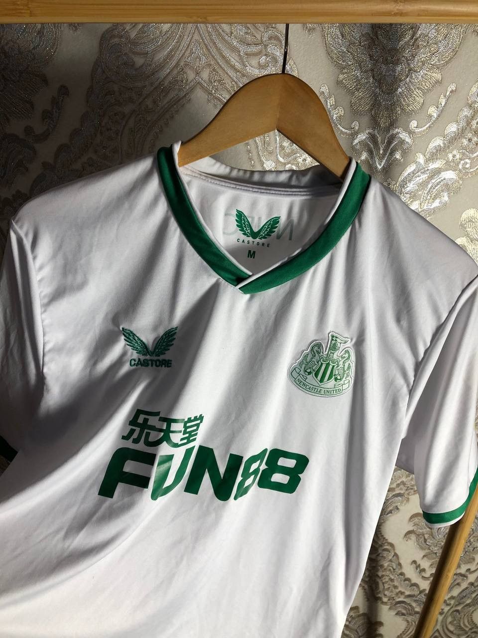 Vintage CASTORE FC NEW CASTLE UNITED ENGLAND SOCCER JERSEY RETRO Y2K Size US M / EU 48-50 / 2 - 3 Thumbnail