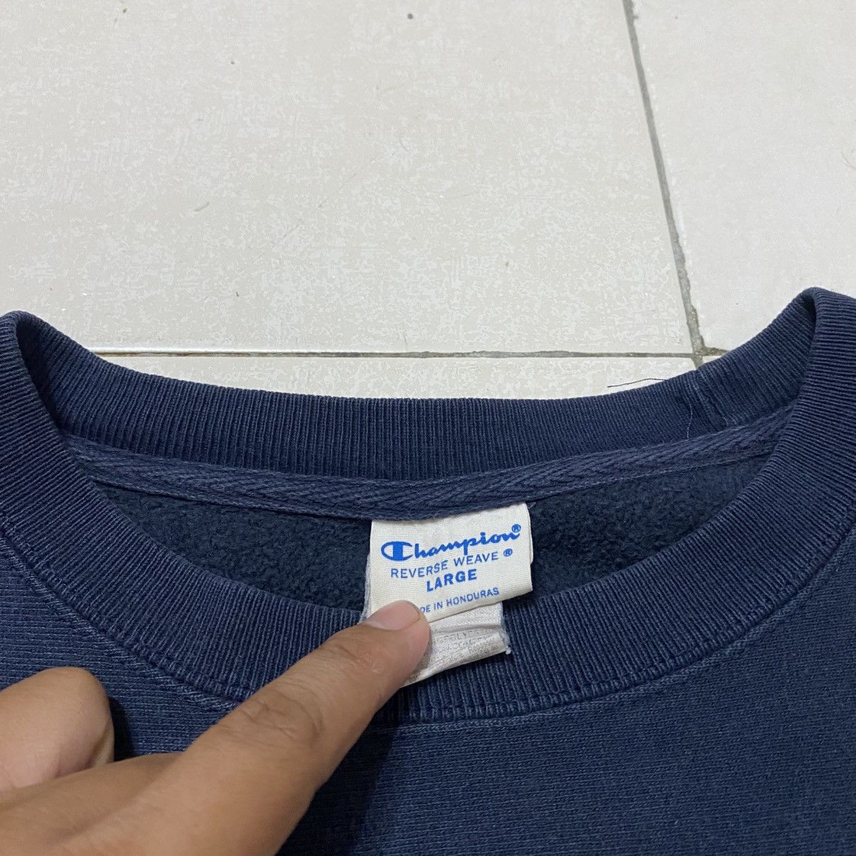 Champion Vintage Distressed Champion Big Logo Reverse Weave Size US L / EU 52-54 / 3 - 6 Thumbnail
