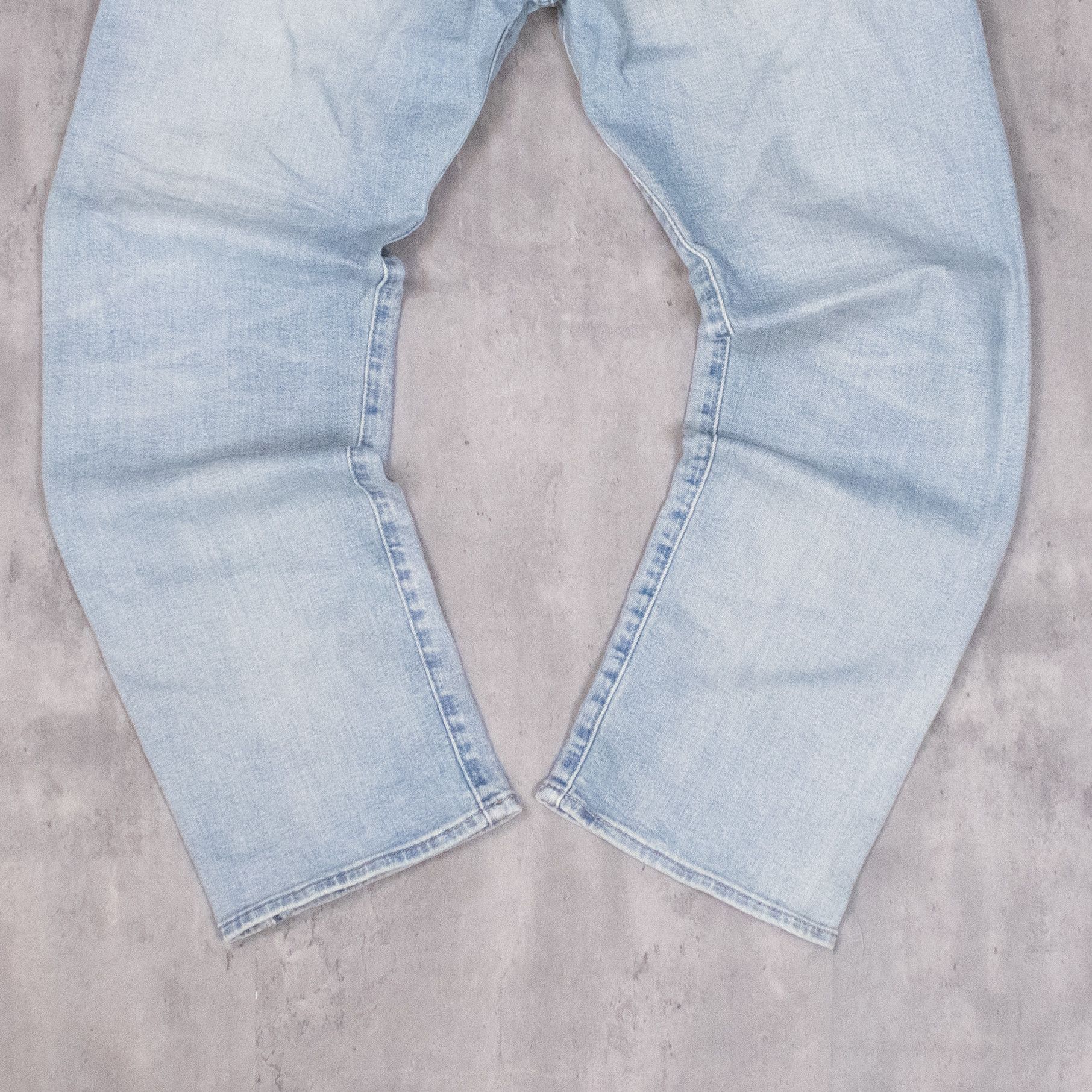 Levi's Levis 501 Straight Legged Distressed Midwash Denim Pant’s Size US 34 / EU 50 - 12 Thumbnail