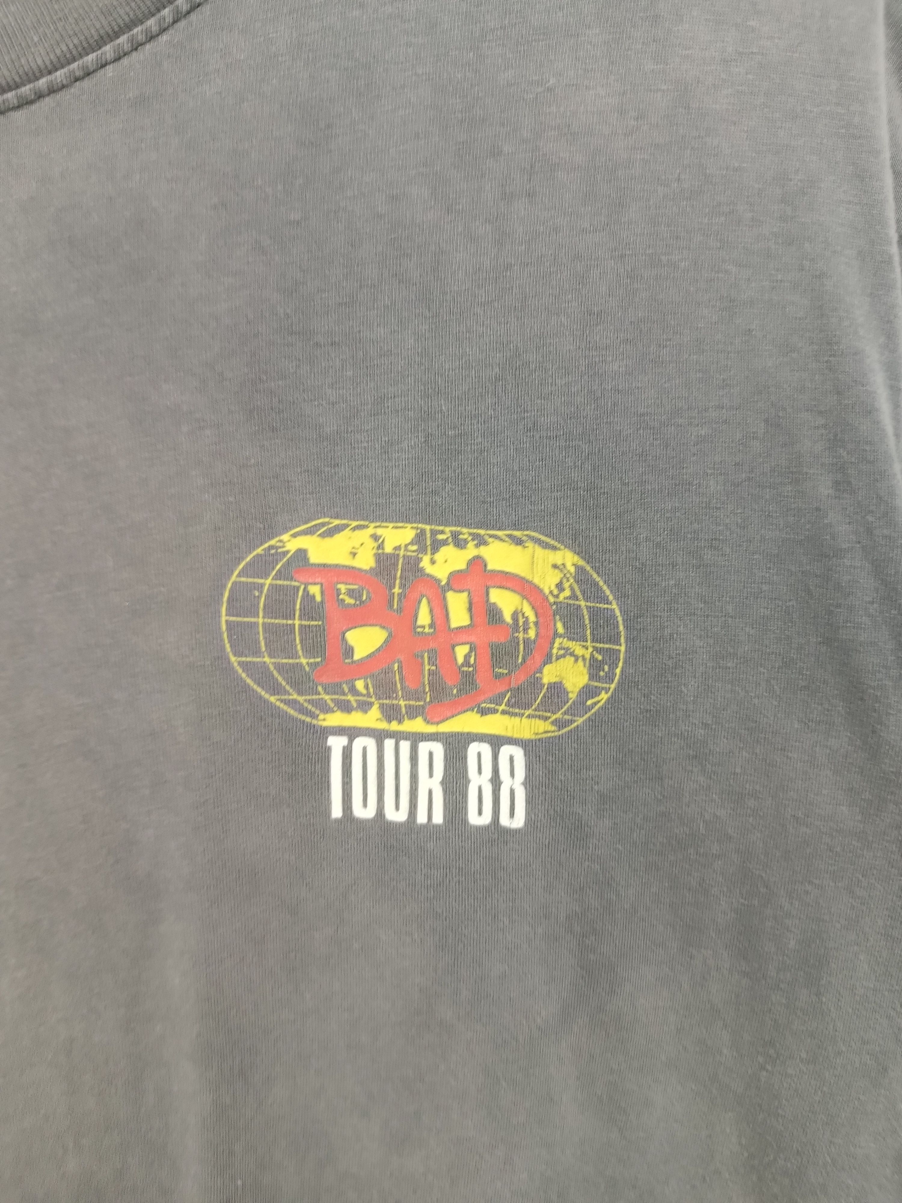 Michael Jackson VINTAGE FADED MICHAEL JACKSON BAD TOUR 88 TEE Size US L / EU 52-54 / 3 - 9 Thumbnail