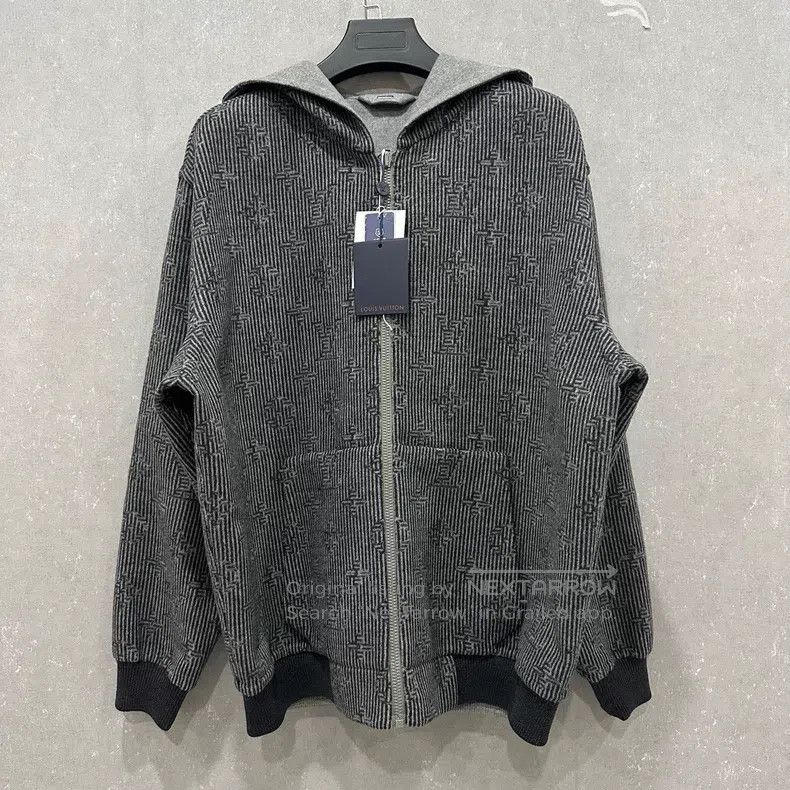 Louis Vuitton Louis Vuitton Reversible Logo jacket Size US XL / EU 56 / 4 - 1 Thumbnail