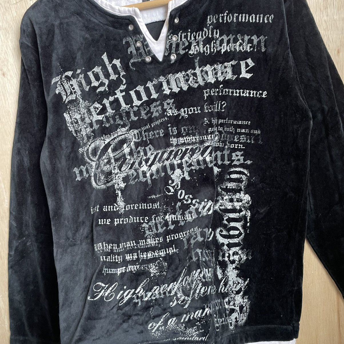 Japanese Brand Vintage Collin Ghotic Velvet Longsleeve Tees Size US M / EU 48-50 / 2 - 2 Thumbnail