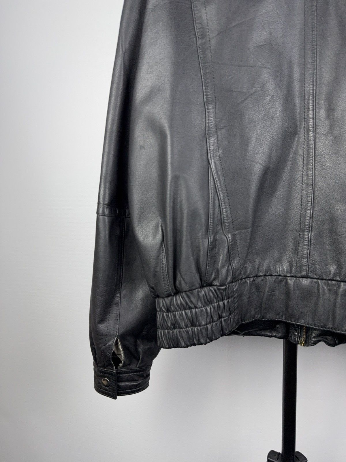 Vintage Vintage Leather Jacket Genuine Leahter bomber Moto Oldmoney Size US L / EU 52-54 / 3 - 14 Thumbnail