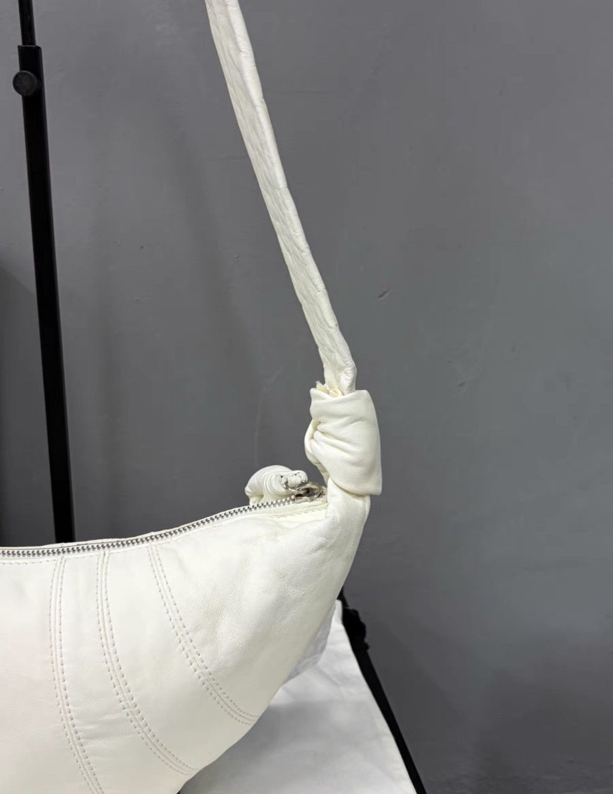 Lemaire Lemaire Brand‑New Small White Sheepskin Croissant Bag KKKK6 Size ONE SIZE - 2 Thumbnail