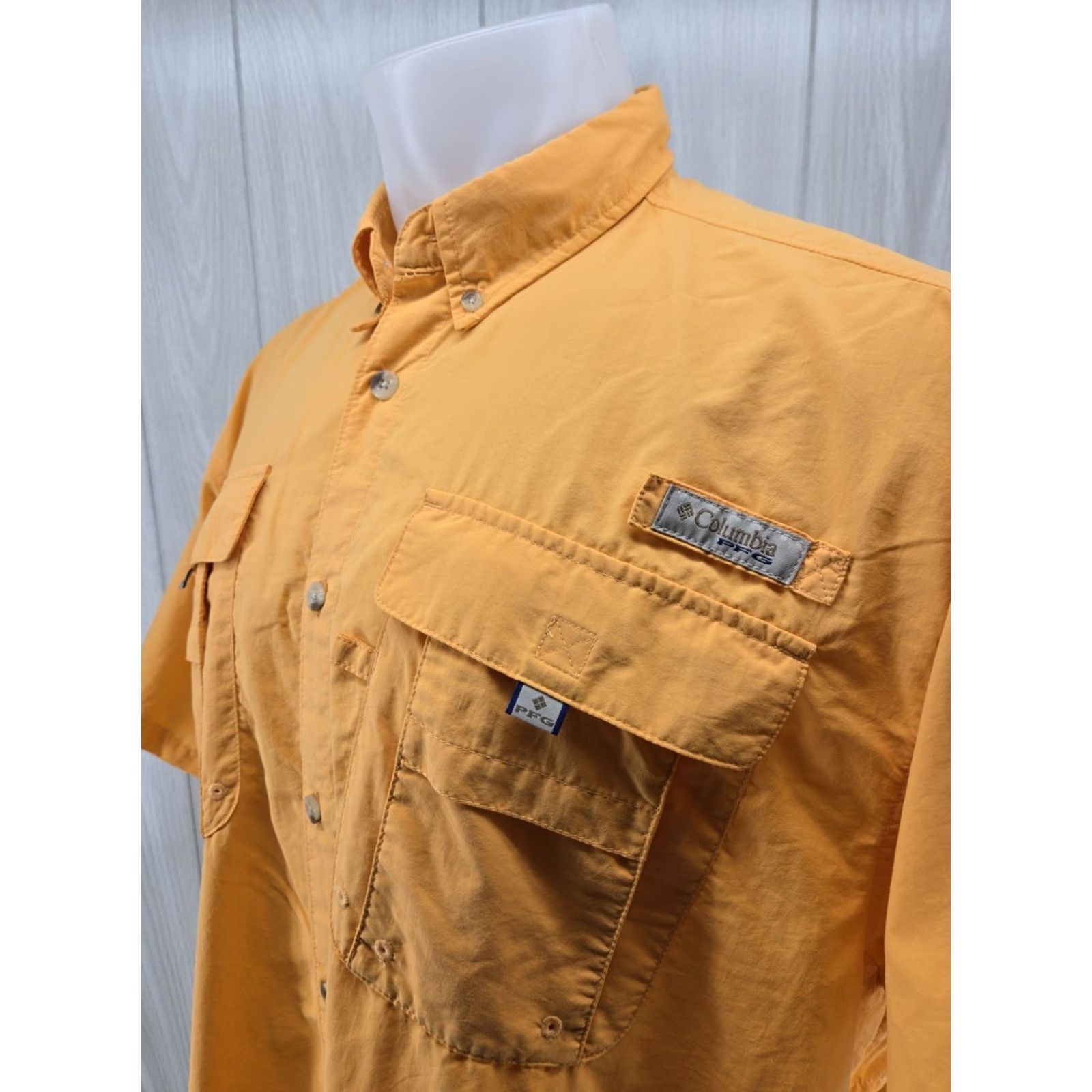 Vintage VINTAGE Columbia PFG Omni-Shade Orange Button-Down Shirt Large Men Short Sleeve Collared Button-Up Shirt Size US L / EU 52-54 / 3 - 5 Thumbnail