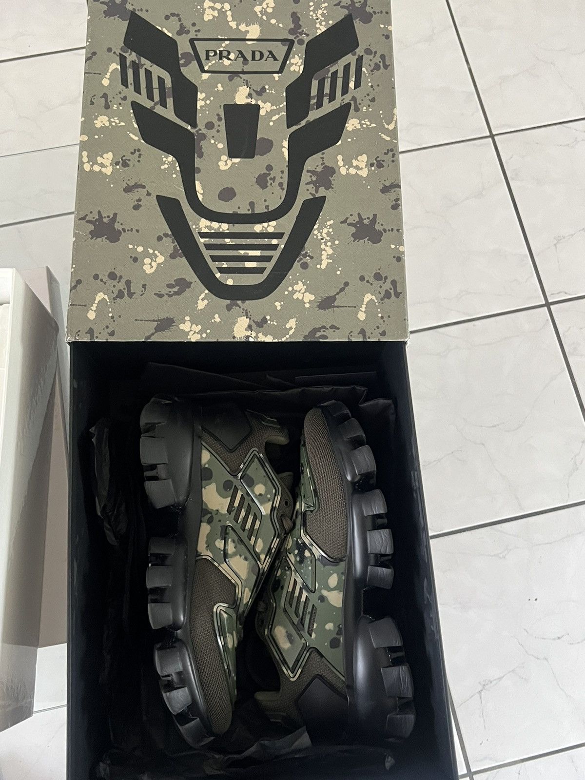 Prada Prada Camouflage Cloudbust Thunder Sneakers 7 Militare Size US 8 / EU 41 - 1 Thumbnail