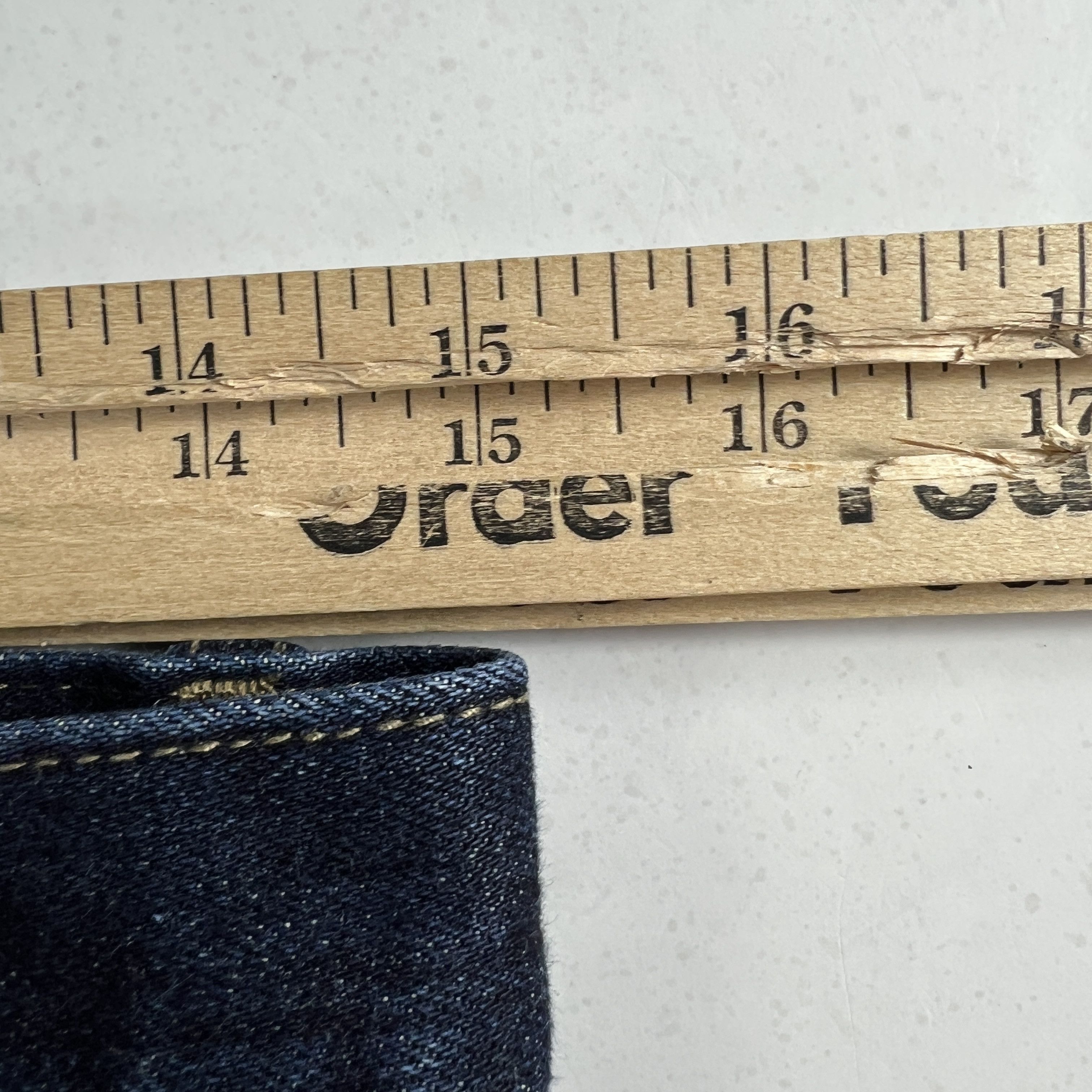 Uniqlo Uniqlo Jean Skinny Tapered Selvedge Kaihara Dark Blue Denim Size US 30 / EU 46 - 19 Thumbnail