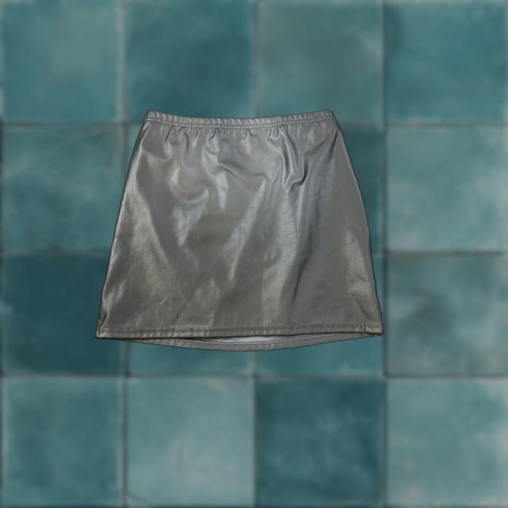 Dolls Kill Dolls Kill Skirt Women’s Small Silver Mini Club EXX 3M Party/Cocktail Women’s Skirt Silver Mini Exx Club 3M Dolls Kill Size 28" / US 6 / IT 42 - 1 Thumbnail