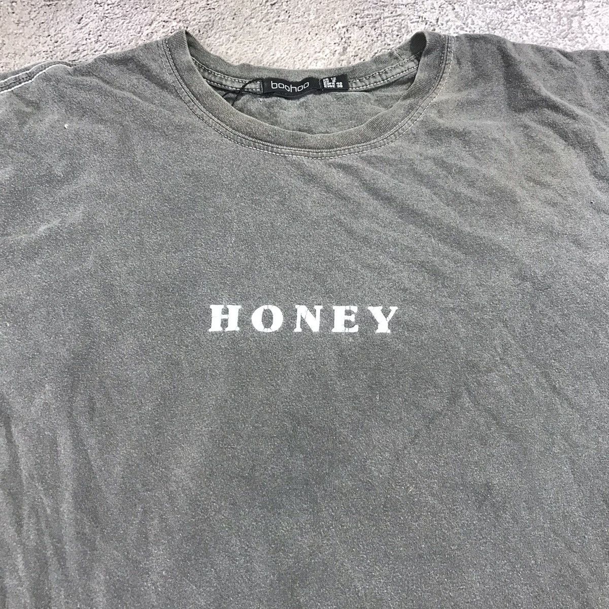 Vintage Vintage Y2K Sun Faded Honey Graphic Tee Streetwear Baggy S Size S / US 4 / IT 40 - 2 Thumbnail