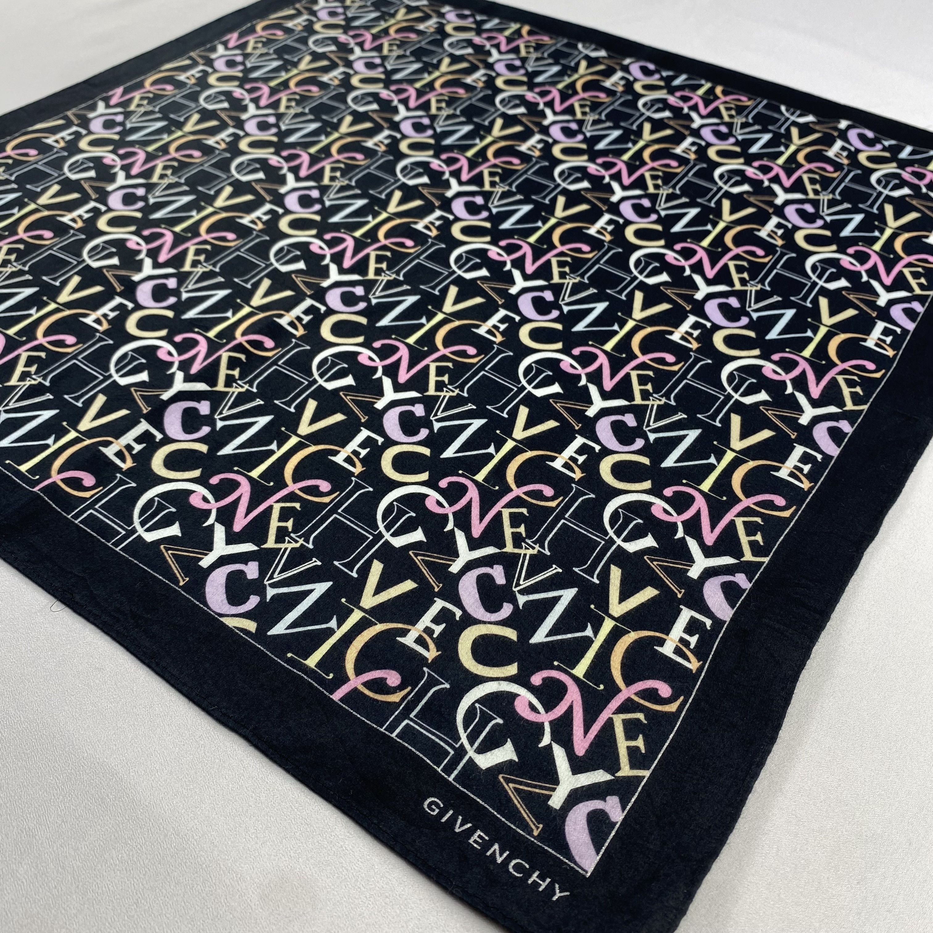 Vintage Givenchy Bandana/ Handkerchief / Neckerchief-P632 Size ONE SIZE - 2 Thumbnail