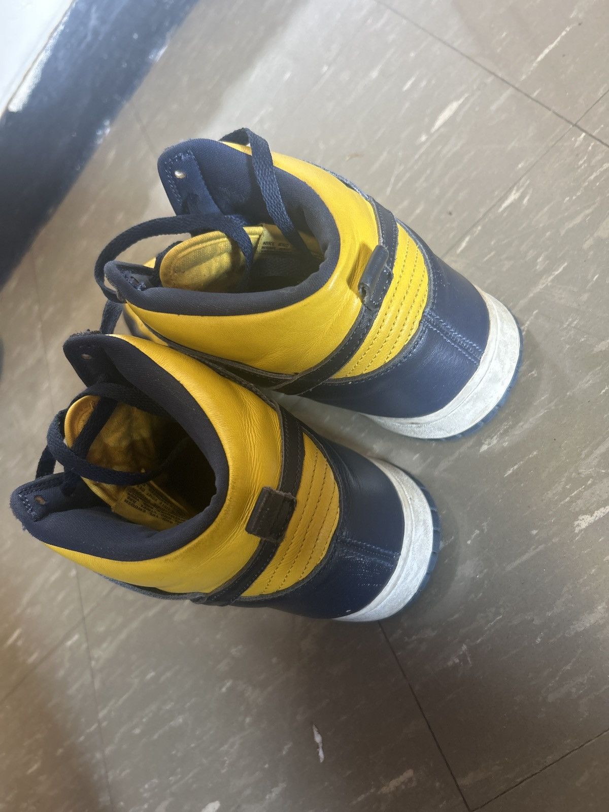 Nike Nike Michigan Dunk (2020) Size US 11.5 / EU 44-45 - 3 Thumbnail