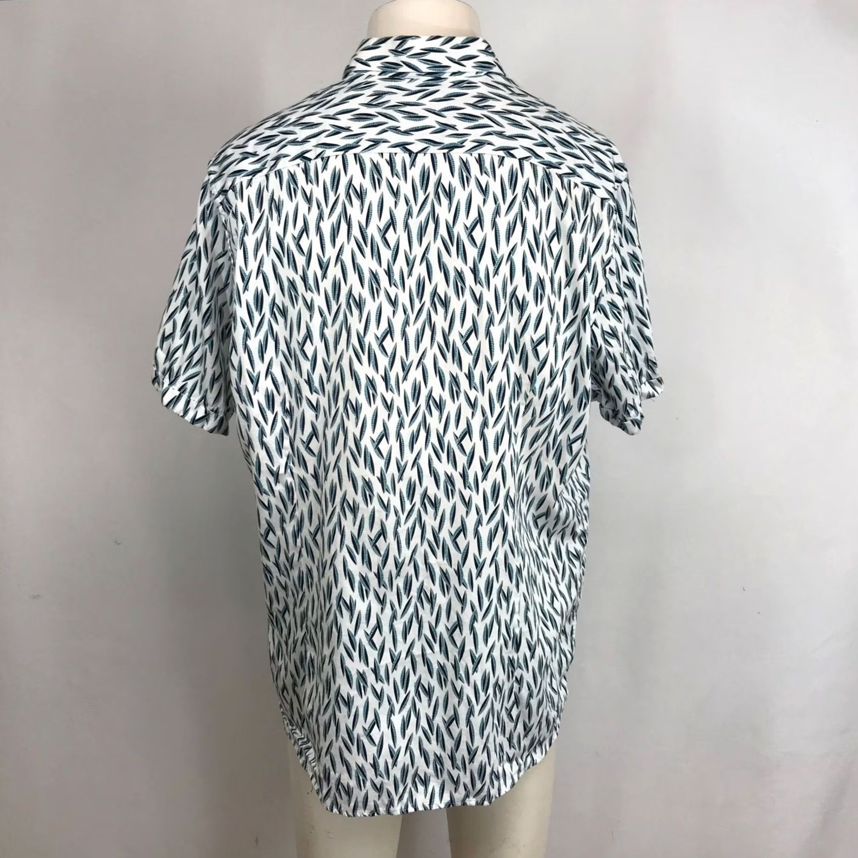 Ted Baker TED BAKER MEN'S 6 WHITE SHORT SLEEVE COLLARED BUTTON UP COTTON SHIRT Size US S / EU 44-46 / 1 - 5 Thumbnail