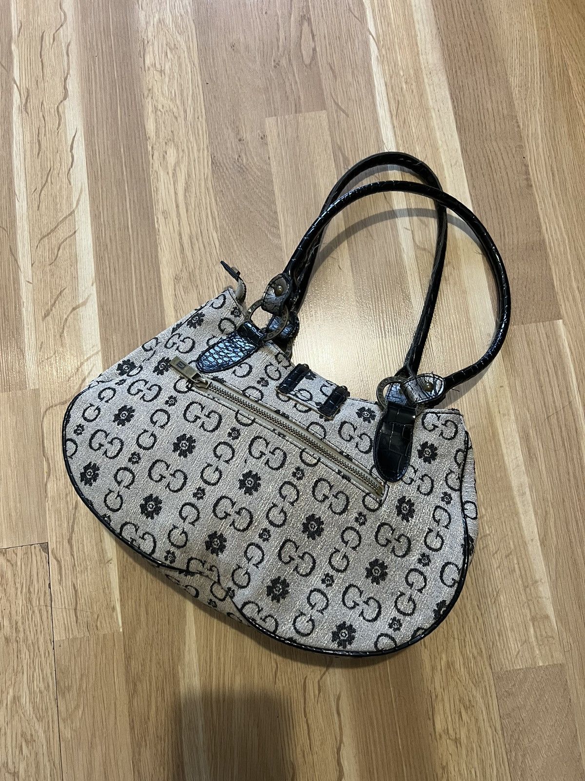 Guess × Vintage Vintage Guess shoulder bag archive y2k punk monogram Size ONE SIZE - 4 Thumbnail