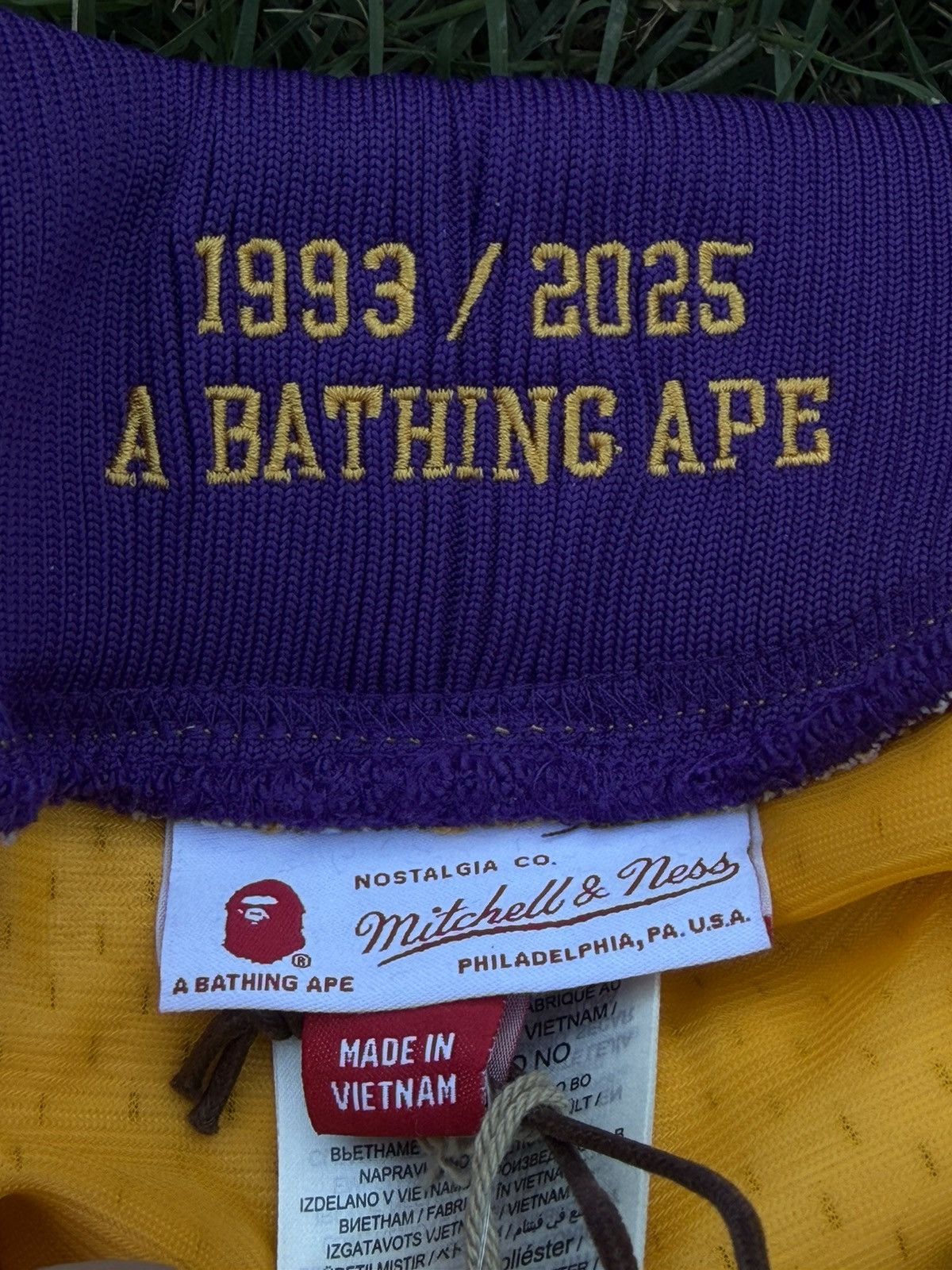 Bape × Mitchell & Ness × NBA Los Angeles Lakers Gold M&N x BAPE Camo Shorts Size US 38 / EU 54 - 10 Thumbnail
