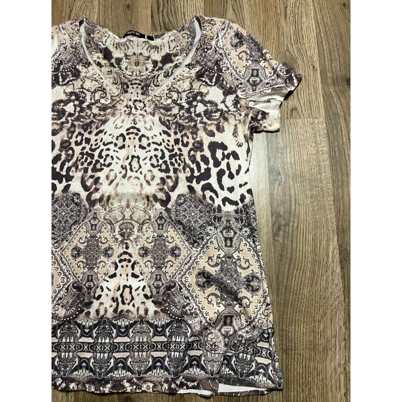 Apt. 9 Apt. 9 Shirt Women's Size Medium Animal Print Short Sleeve Multicolor Casual, Regular Fit, T-Shirt Womens Size M / US 6-8 / IT 42-44 - 4 Thumbnail