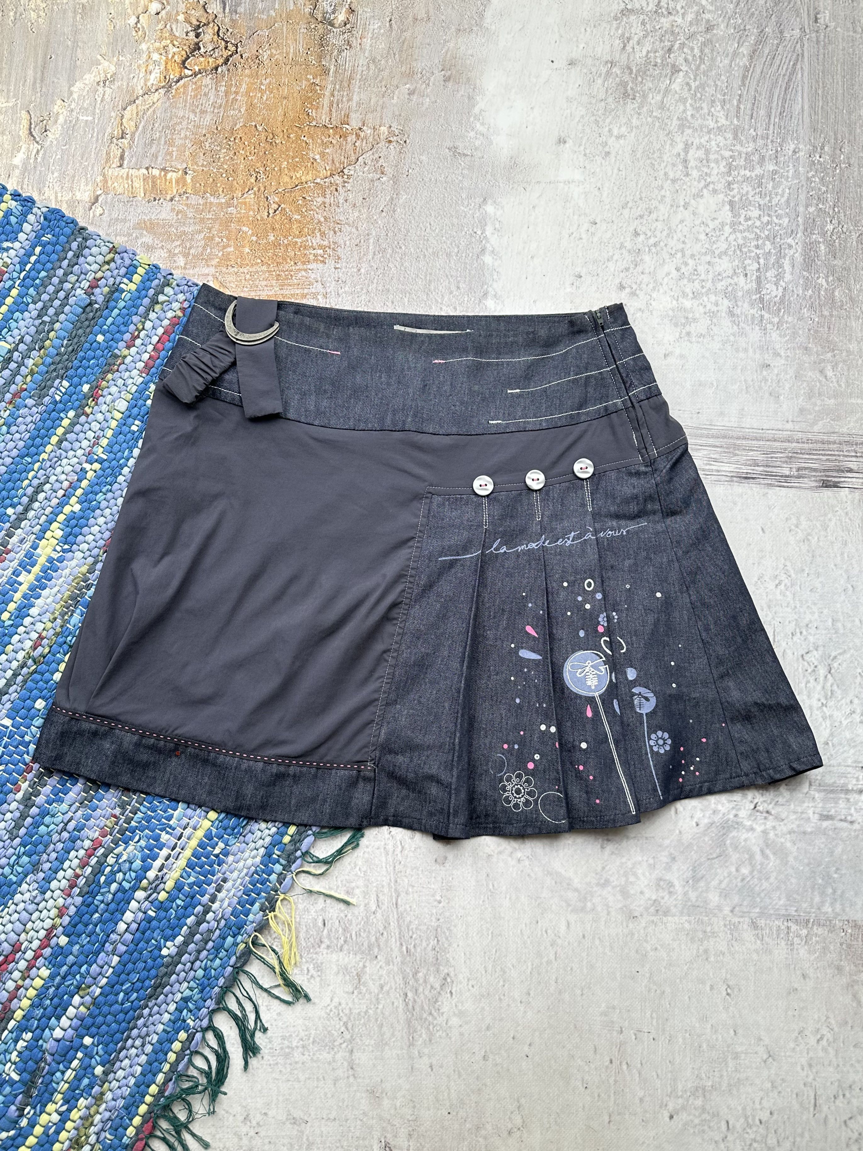 Japanese Brand Vintage Mini Skirt A233(228)(D15) Size 26" / US 2 / IT 38 - 1 Thumbnail