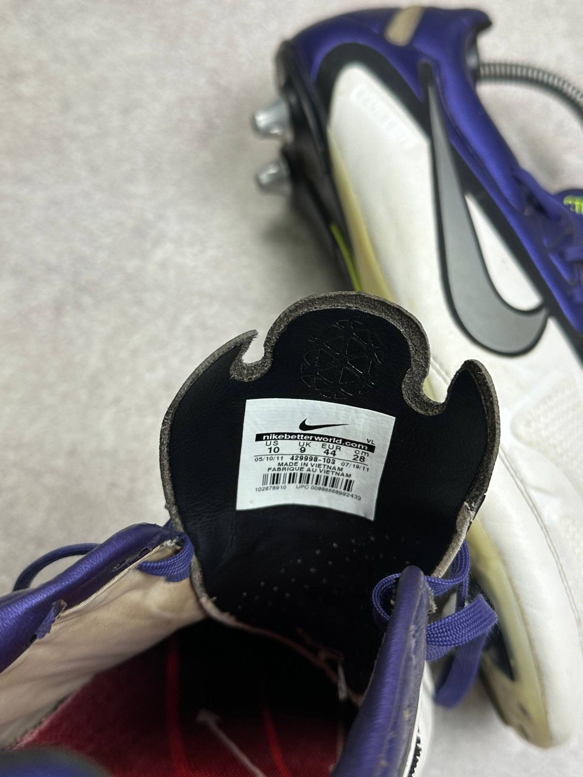 Nike Vintage Nike Kanga Lite Soccer Cleats Us 10 Size US 9 / EU 42 - 13 Thumbnail