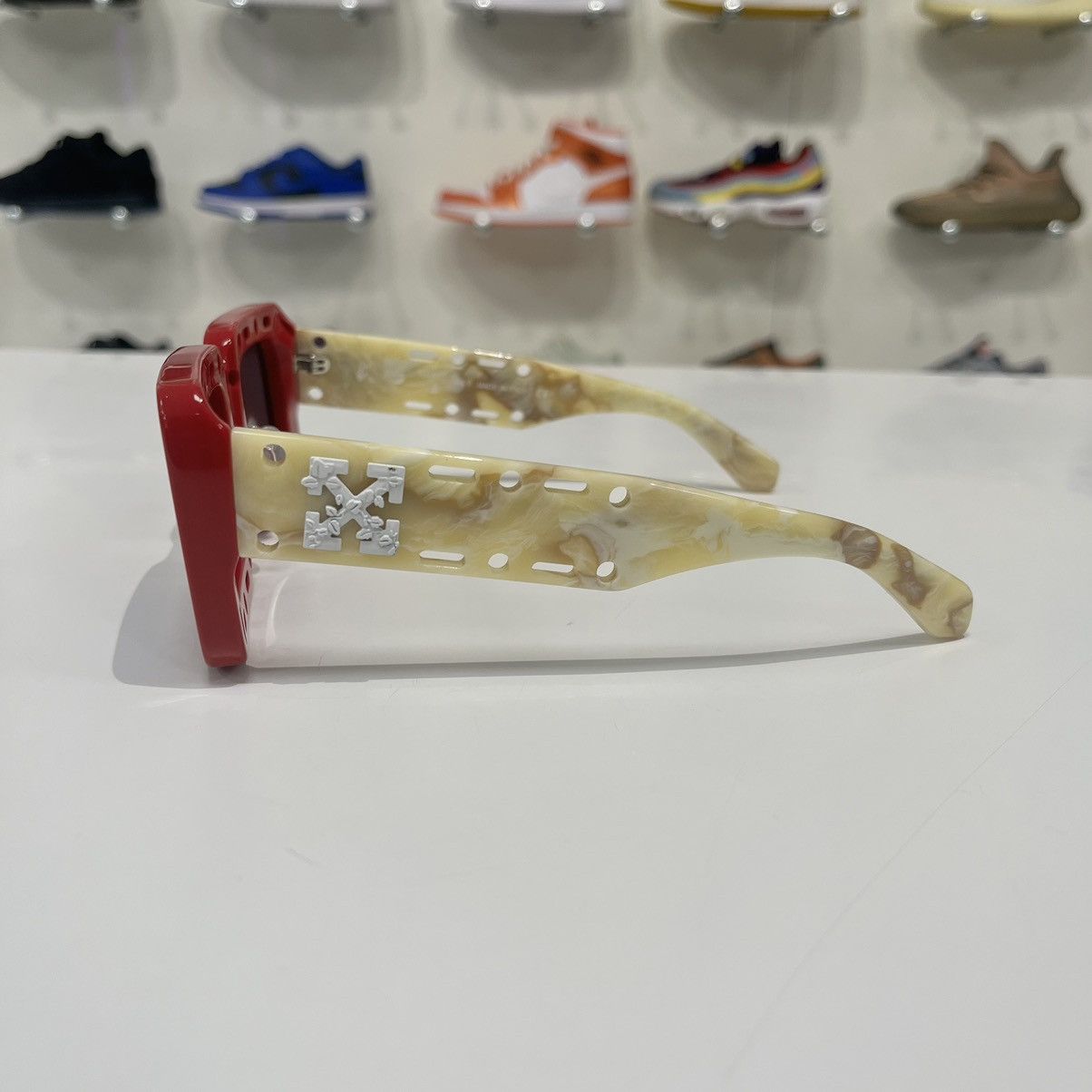 Off-White Off-White Atlantic Cut-Out Detail Square Frame Sunglasses Size ONE SIZE - 3 Thumbnail