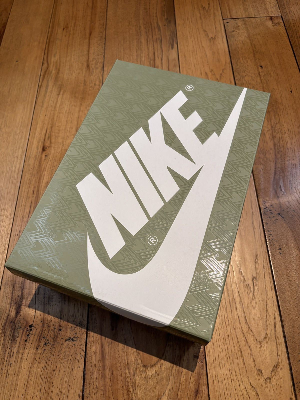 Jordan Brand × Nike Jordan 1 Low OG Year Of The Dragon Size US 9 / EU 42 - 10 Thumbnail