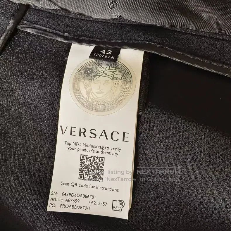 Versace Versace Solid metal paneled single-breasted long-sleeved s Size S / US 4 / IT 40 - 4 Thumbnail