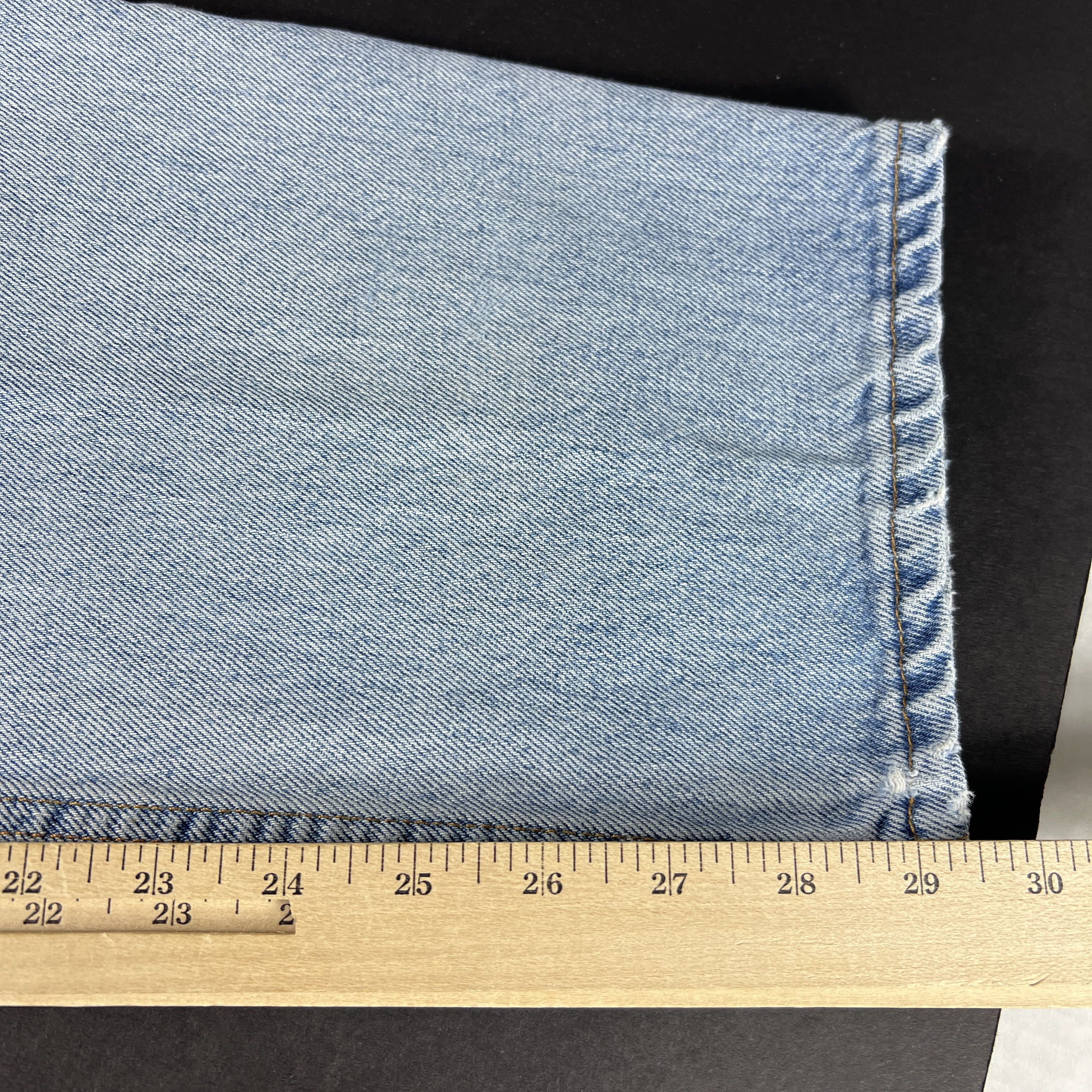 Levi's × Vintage Y2K Levi's Jeans 550 Relaxed Light Blue Faded Cotton Denim Size US 35 - 18 Thumbnail