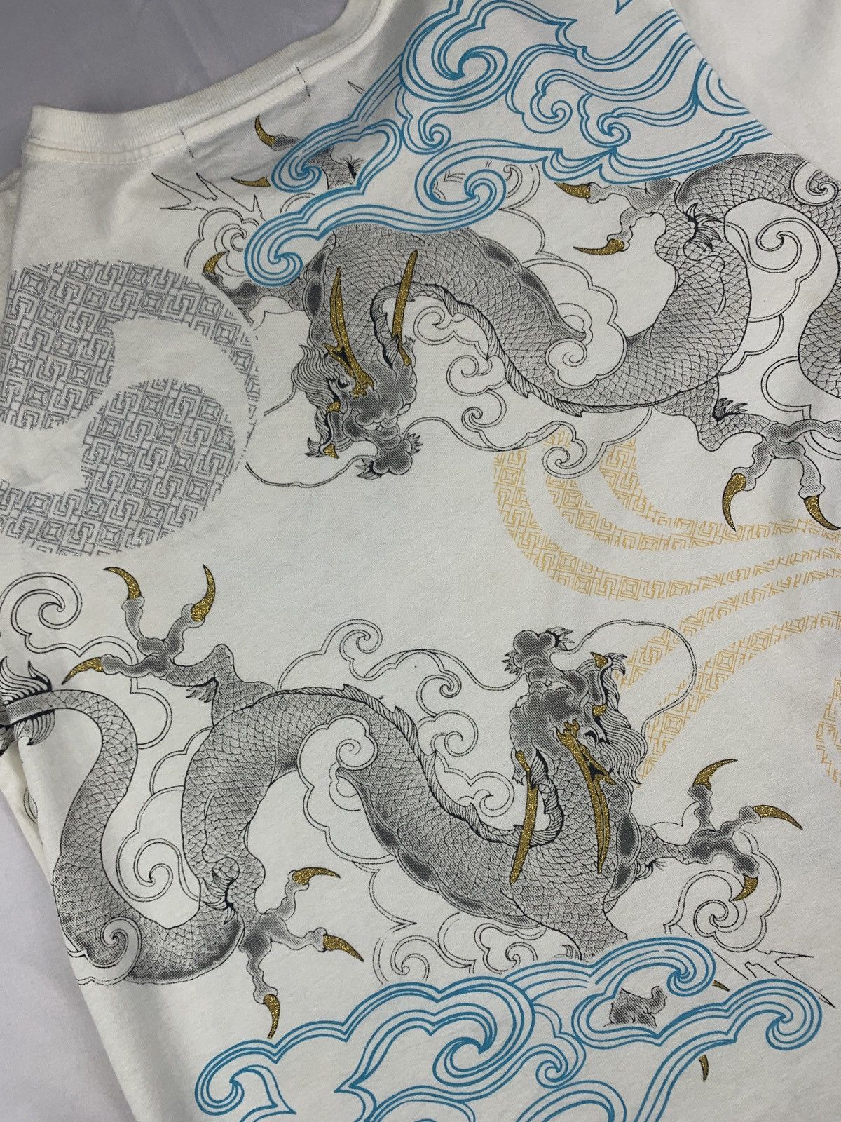 Japanese Brand 2000s Space Opera Japan Sukajan Dragons Over Graphic Top Size M / US 6-8 / IT 42-44 - 6 Thumbnail