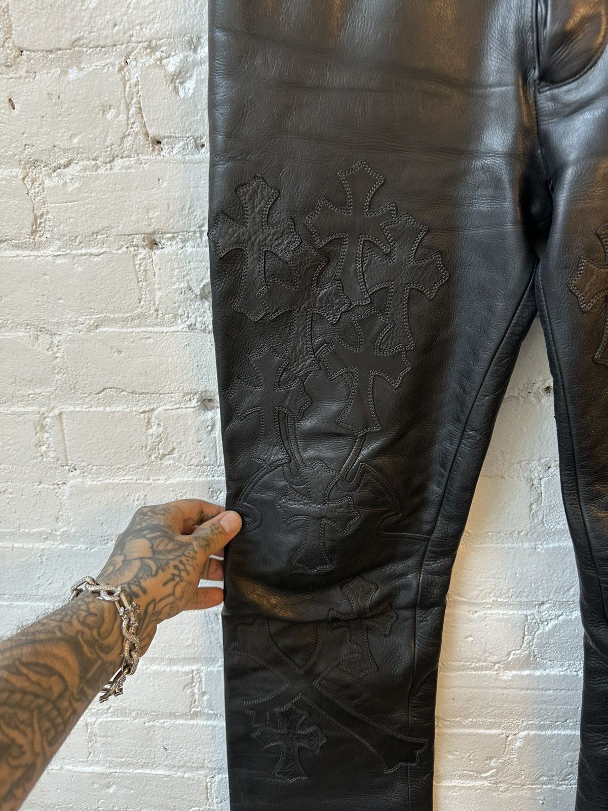 Chrome Hearts Chrome Hearts 2000s FUCK leather Cross Patch jeans 31 32 33 Size US 32 / EU 48 - 4 Thumbnail
