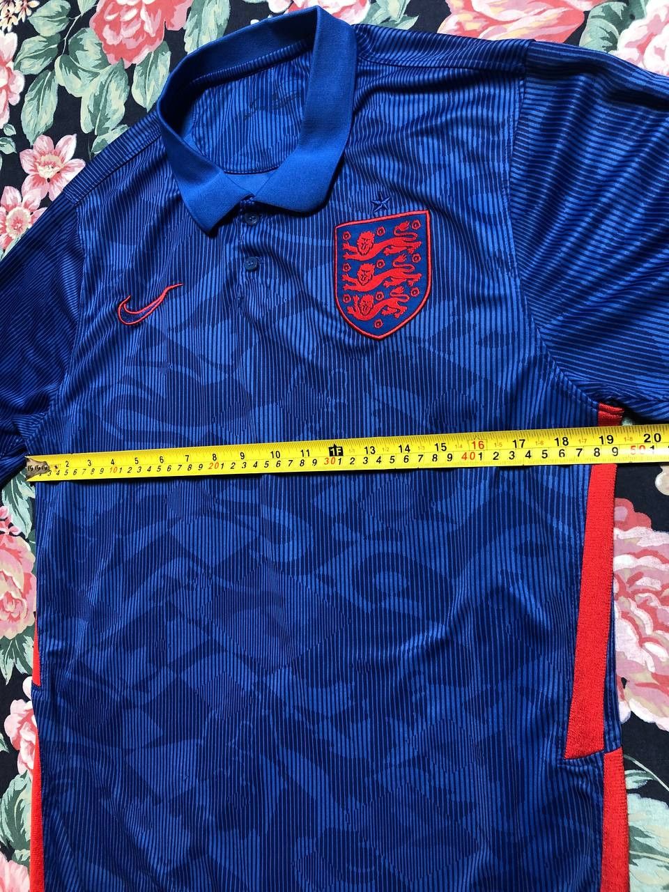 Nike ENGLAND TEAM 2020/2022 FOOTBALL SOCCER SHIRT JERSEY Size US M / EU 48-50 / 2 - 14 Thumbnail