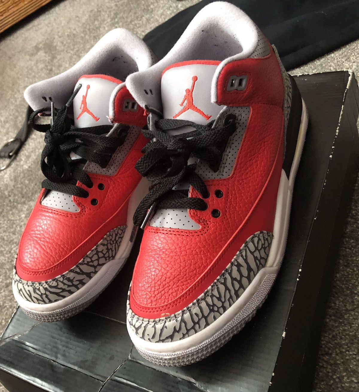 Nike Air Jordan 3 Retro Red Cement – Size 7 Size US 7 / EU 40 - 2 Thumbnail