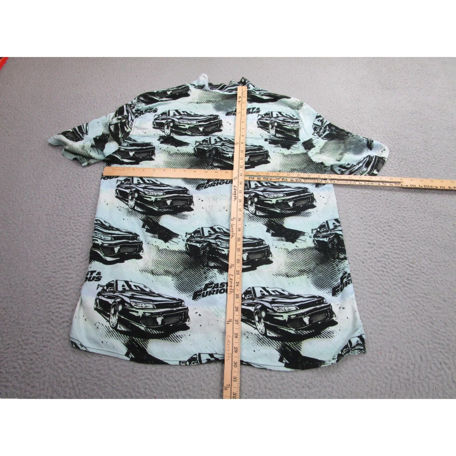 H&M Fast & Furious Shirt Mens Large Green H&M Short Sleeve Graphic Car Button Front Size US L / EU 52-54 / 3 - 7 Thumbnail
