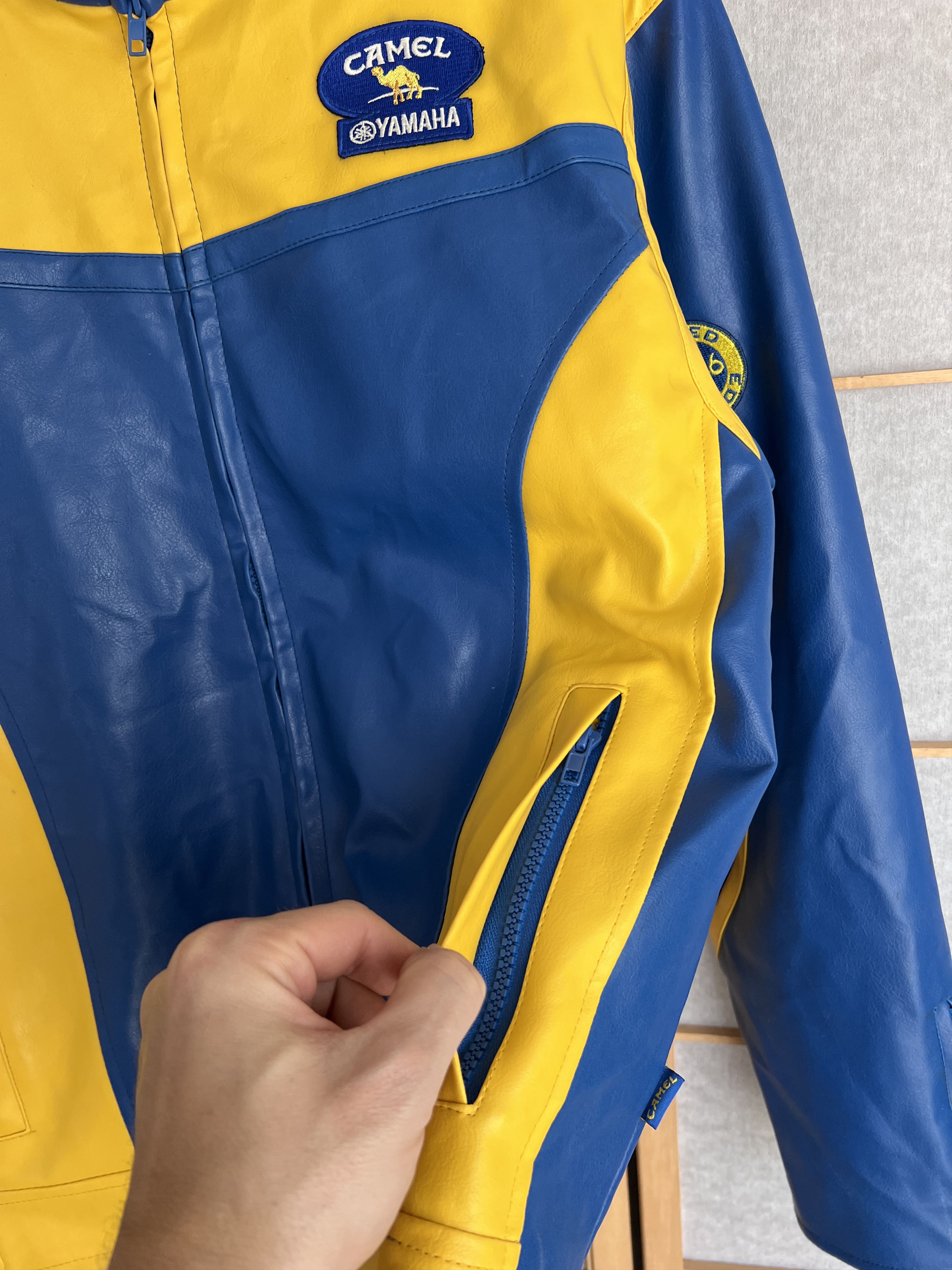 Camel Crazy! 2006 Camel x Yamaha Leather Jacket limited edition Size US L / EU 52-54 / 3 - 18 Thumbnail